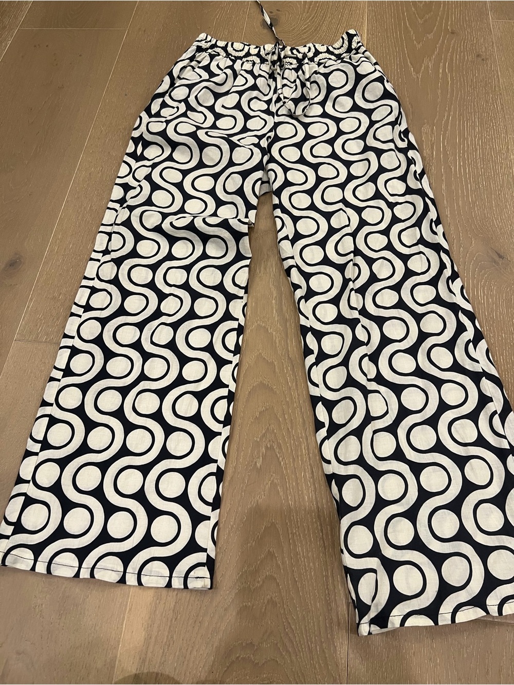 Zara Black and White Geometric Wide-Leg Pants